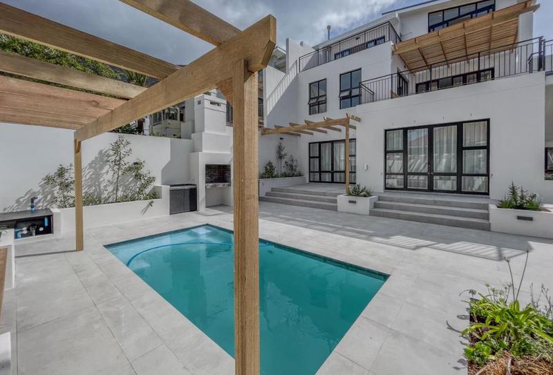 4 Bedroom Property for Sale in Oranjezicht Western Cape